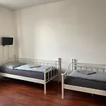 U Areny אכסניה *
