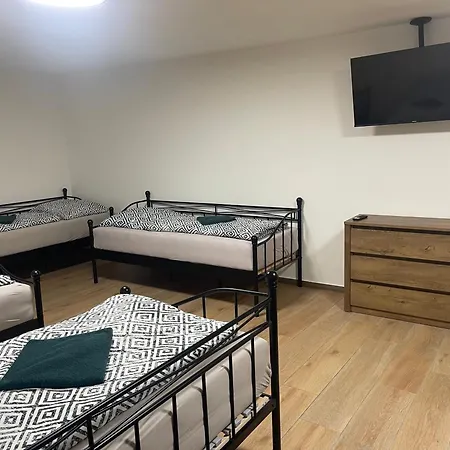U Areny Hostel *